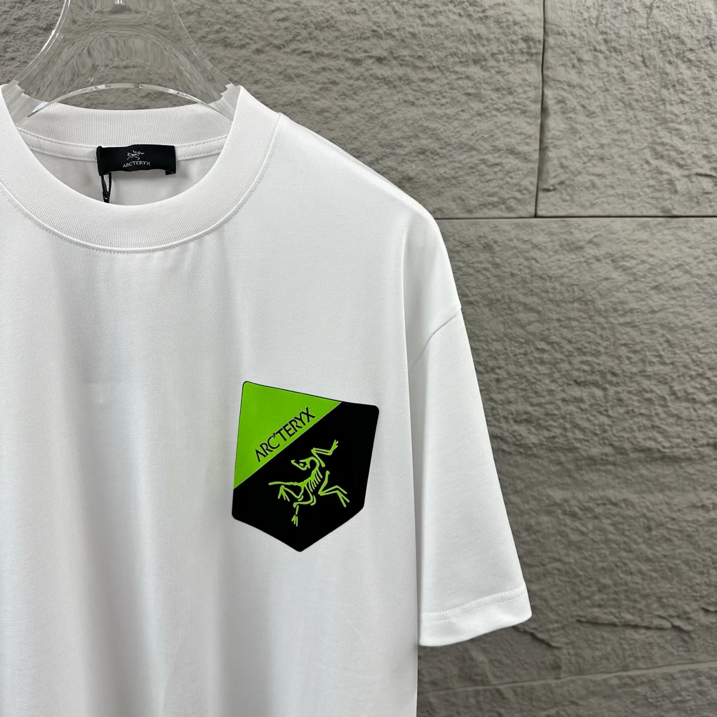 ARC'TERYX* * 2026 New Arrival Classic T Same Style ：Black White Size： S （90-130 ） M （120-150 ） L （140-165 ） XL （160-180 ） XXL （180 ）